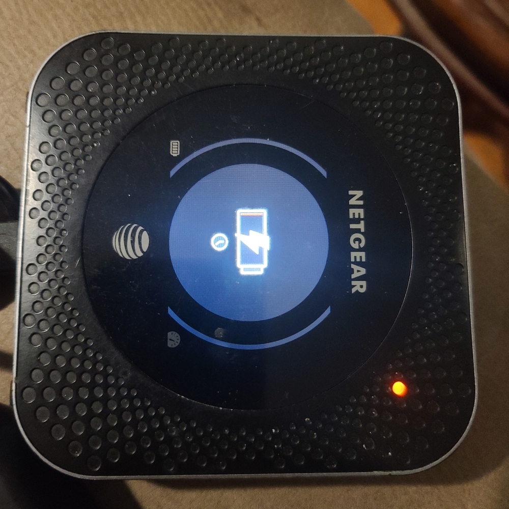 Netgear Nighthawk M100